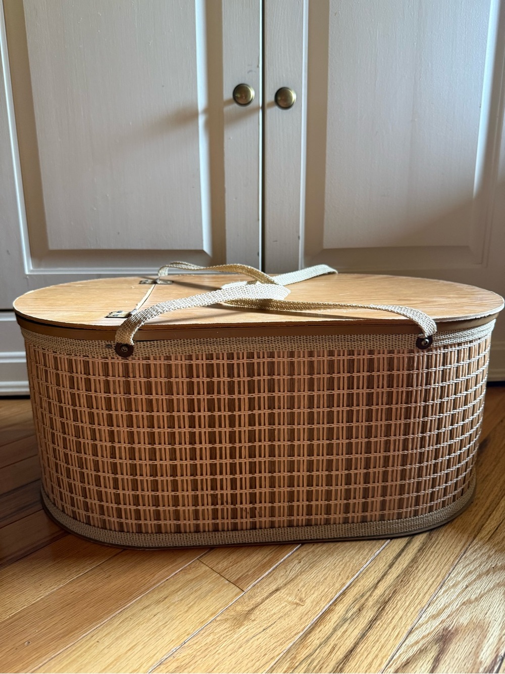 Vintage Cottage Core Woven Natural Rattan Wicker Picnic Basket